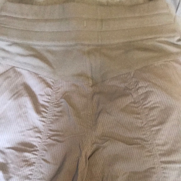 NWOT Lululemon Dance Studio Crops - Picture 6 of 8